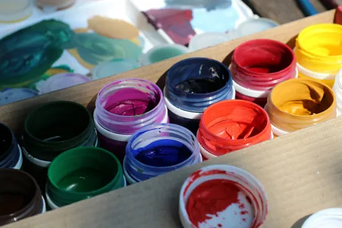 Arts & Crafts programs - picture of paints
